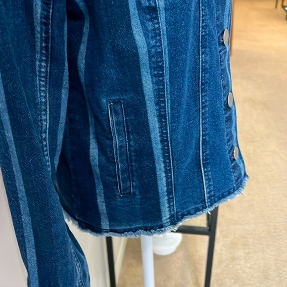 BACCINI- New Women’s Long Sleeve , Button Cuff Jean Jacket, Size M - Picture 6 of 14